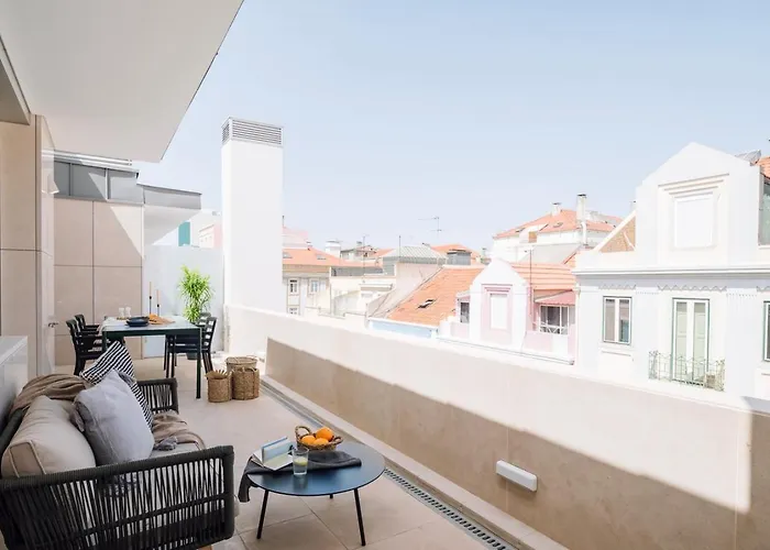 Piombino - 2 Bedrooms And Terrace In Alvalade